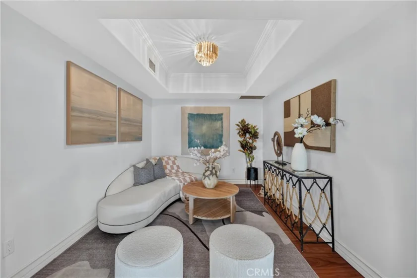 1820 Holmby Avenue #1 photo 11