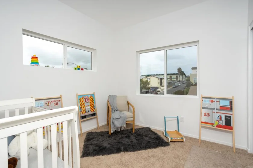 4986 Ocean View Boulevard photo 7