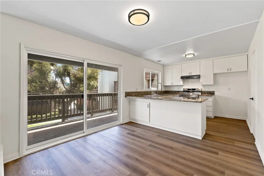 1104 S Citron photo 2