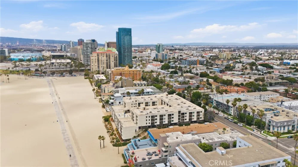 1140 E Ocean photo 4