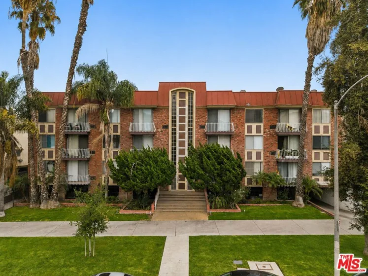 210 S La Fayette Park Place #314 photo 1
