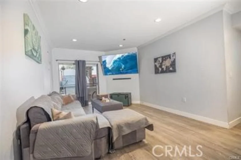838 Pine photo 8