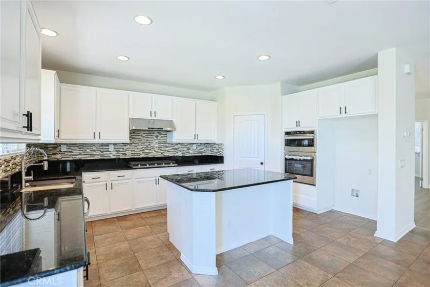 40322 Ariel Hope photo 22