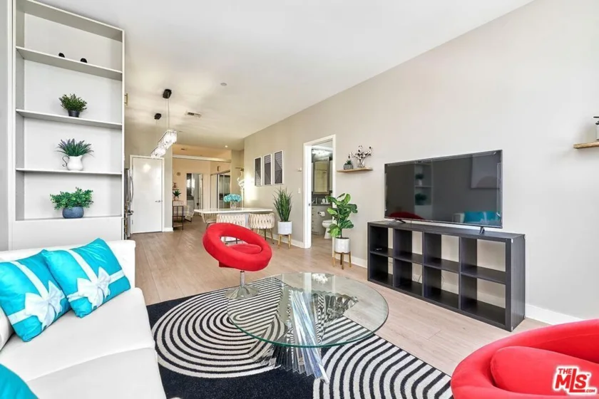 3810 Wilshire Boulevard #408 photo 35