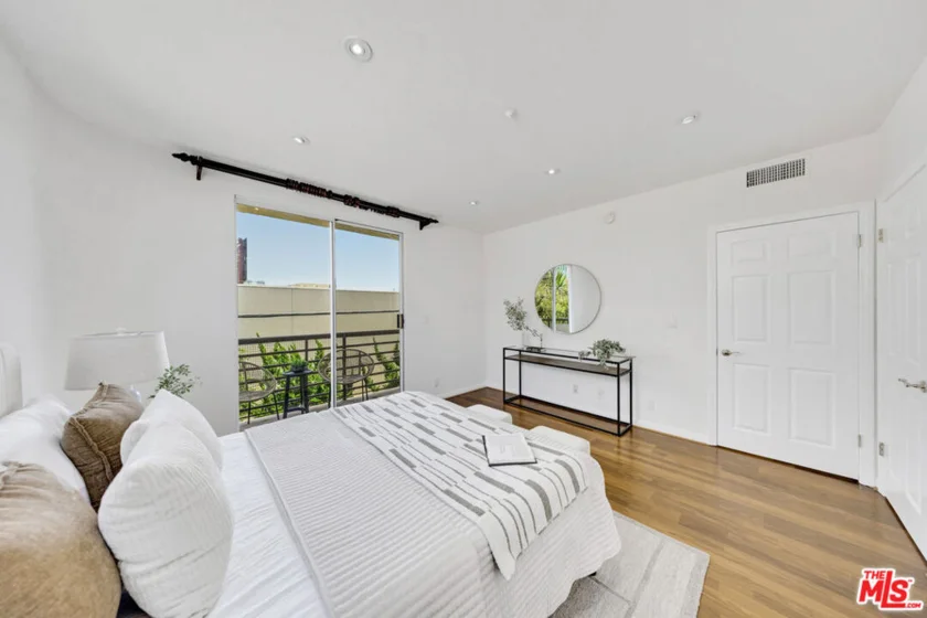 1872 Midvale Avenue #205 photo 29