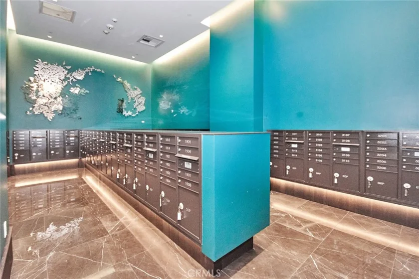 400 S Broadway #921 photo 21