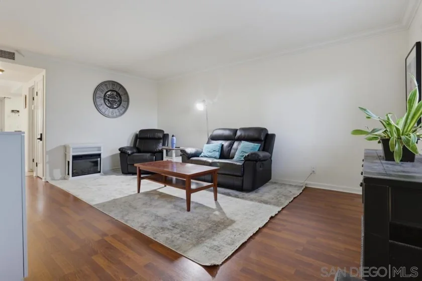 1451 N Broadway #B photo 24