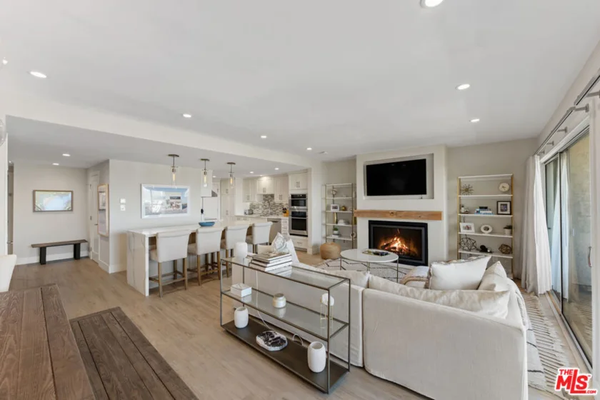 23908 De Ville Way #B photo 30