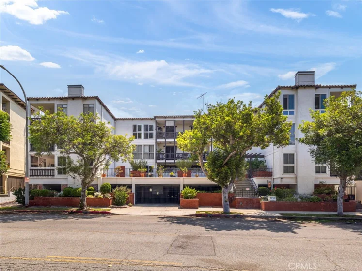 6124 Buckingham #205 photo 1