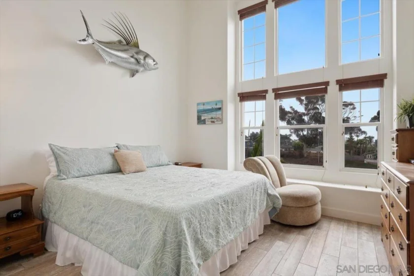 765 Harbor Cliff Way #130 photo 1