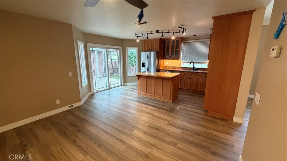 254 Monroe photo 9