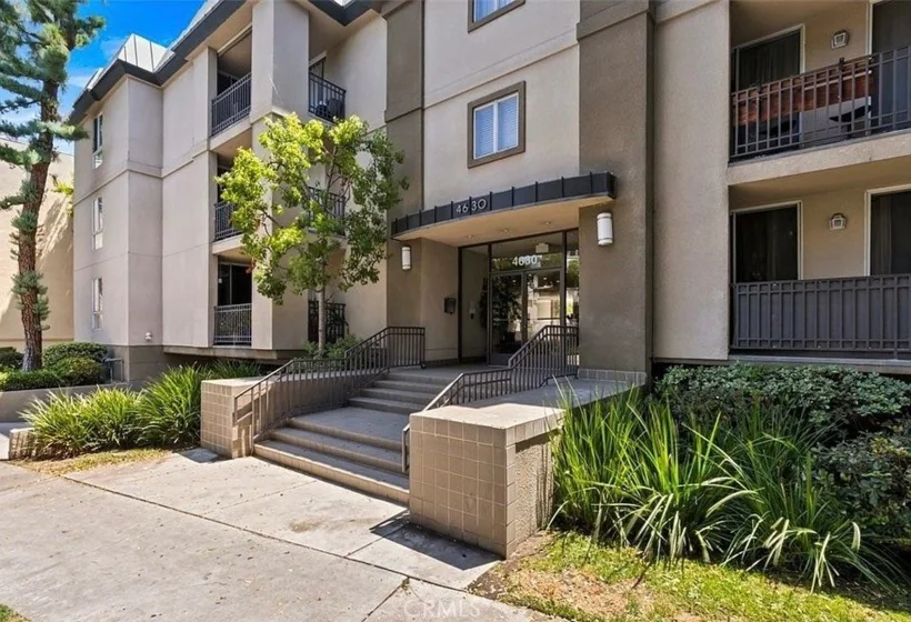 4630 Willis #305 photo 1