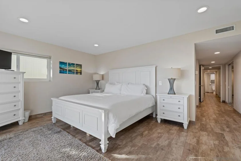 1177 Pacific Beach Drive ##A photo 24