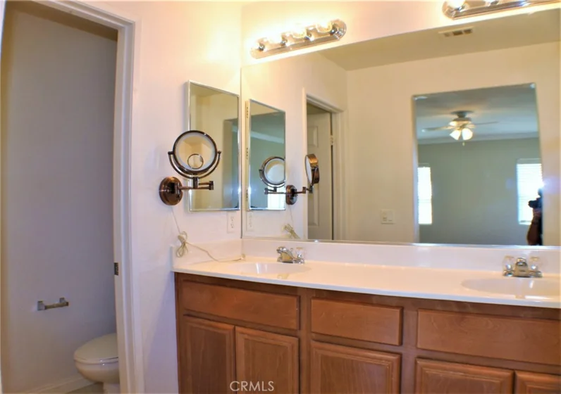 15613 Lasselle Street #17 photo 11