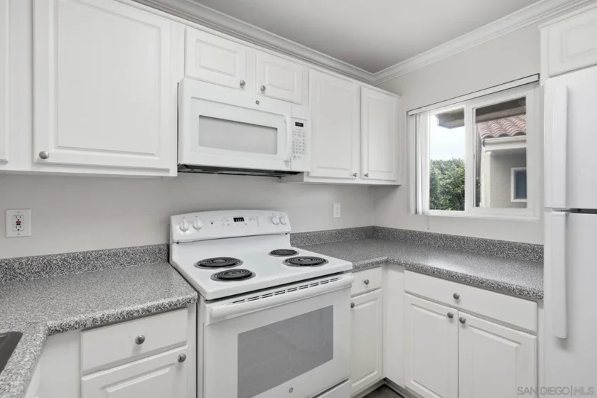 7425 Charmant #2902 photo 53