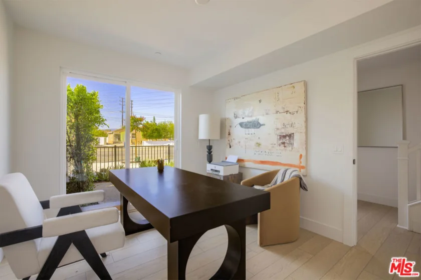 11222 W Victory Boulevard #2 photo 24
