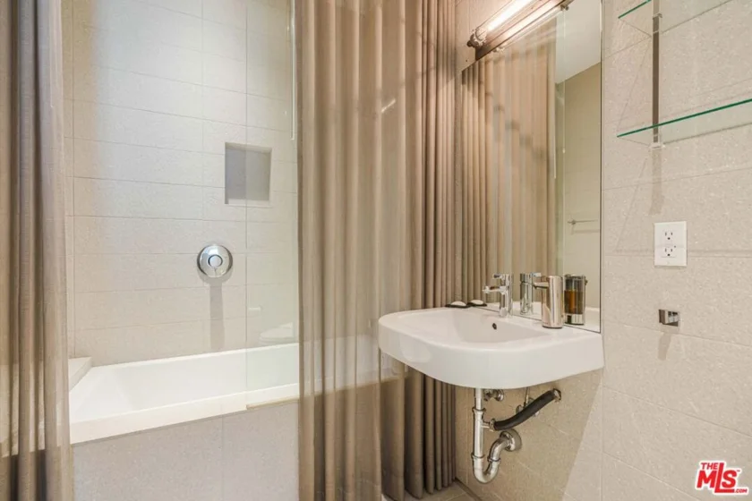 751 N Fairfax Avenue #4 photo 8
