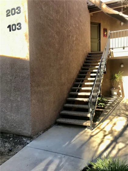 2612 Avenida Del Vista #203 photo 2