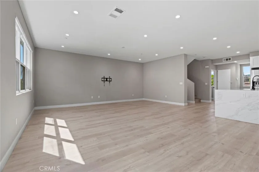 341 S Cypress Street photo 6