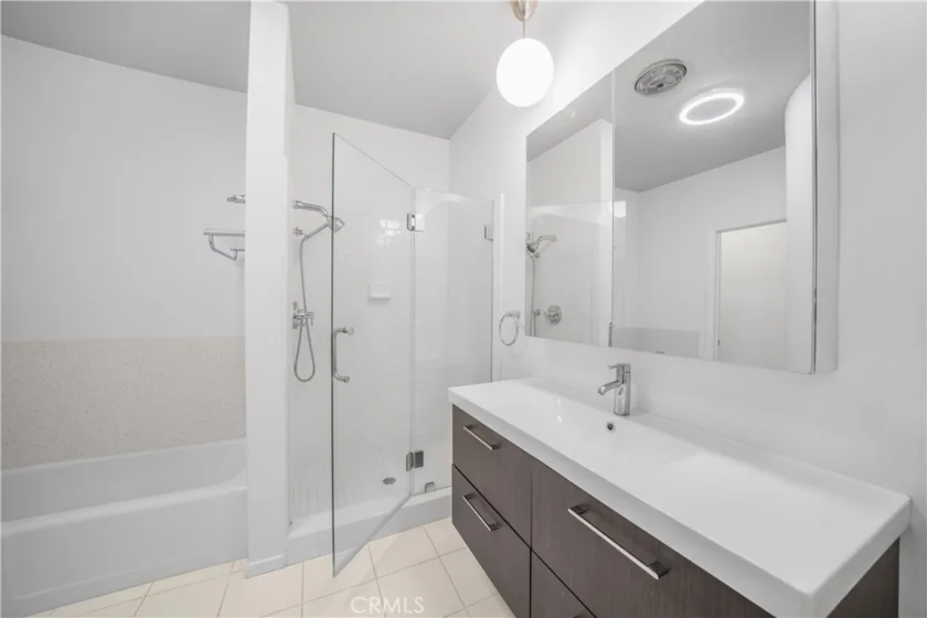 521 Montana Avenue #211 photo 16