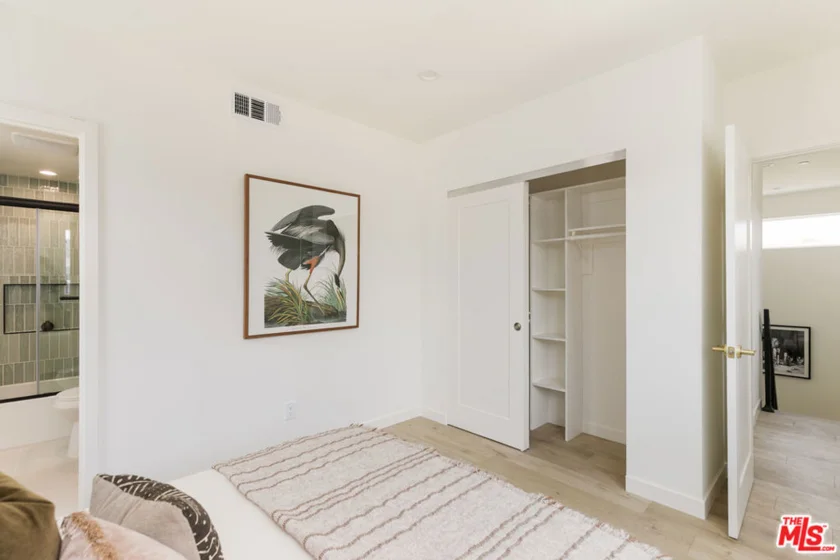 1233 N June Street photo 11