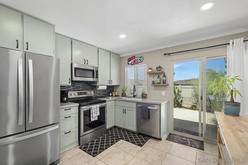 8777 Wahl Street photo 4