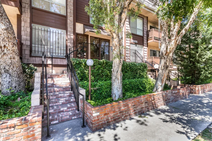 1865 Greenfield Avenue #207 photo 1