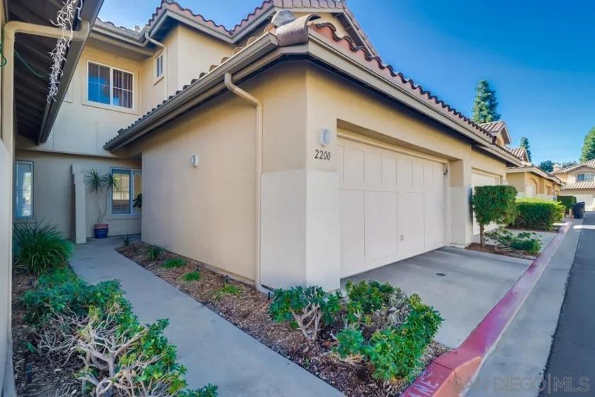 2200 Lago Ventana photo 1