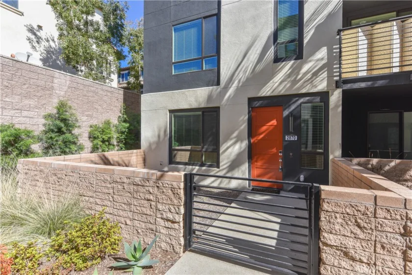 2870 N Glassell photo 2