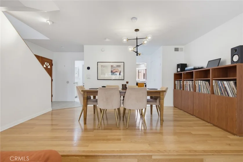 1850 Midvale Avenue #13 photo 24