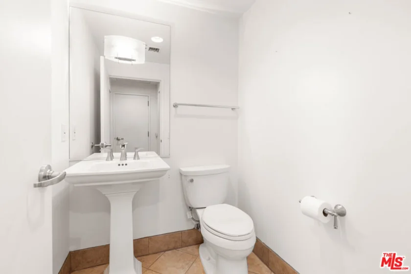 13650 Marina Pointe Drive #404 photo 26