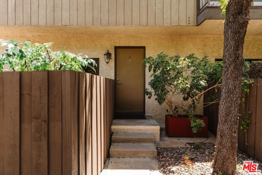 15023 Sherman Way #E photo 39