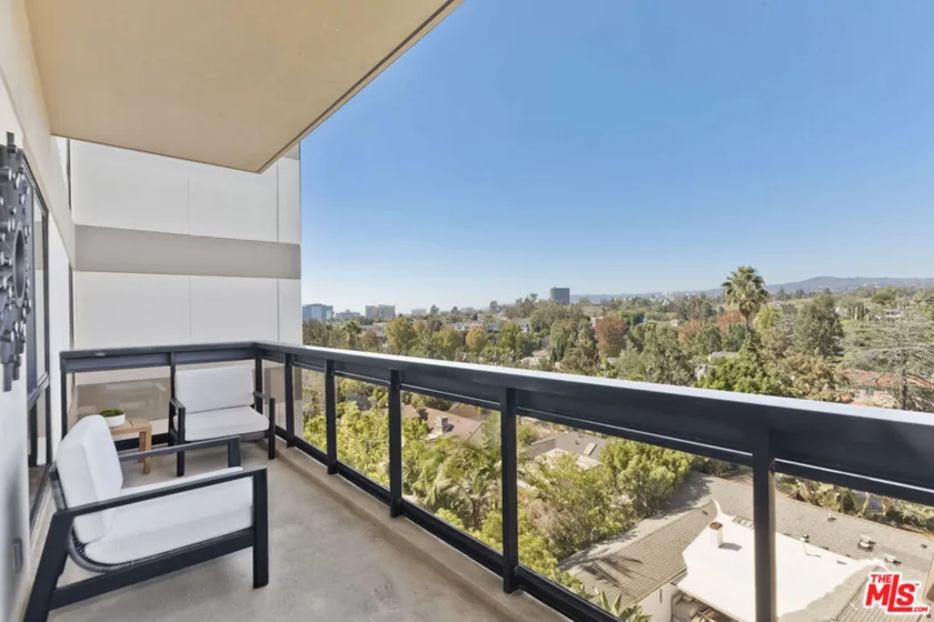 10445 Wilshire Boulevard #703 photo 3
