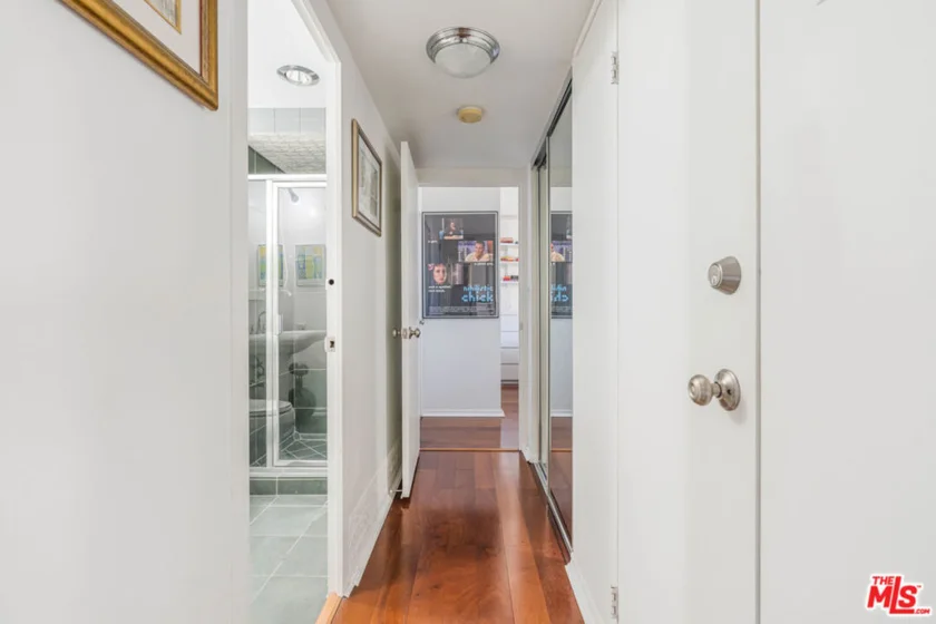 10501 Wilshire Boulevard #1508 photo 4