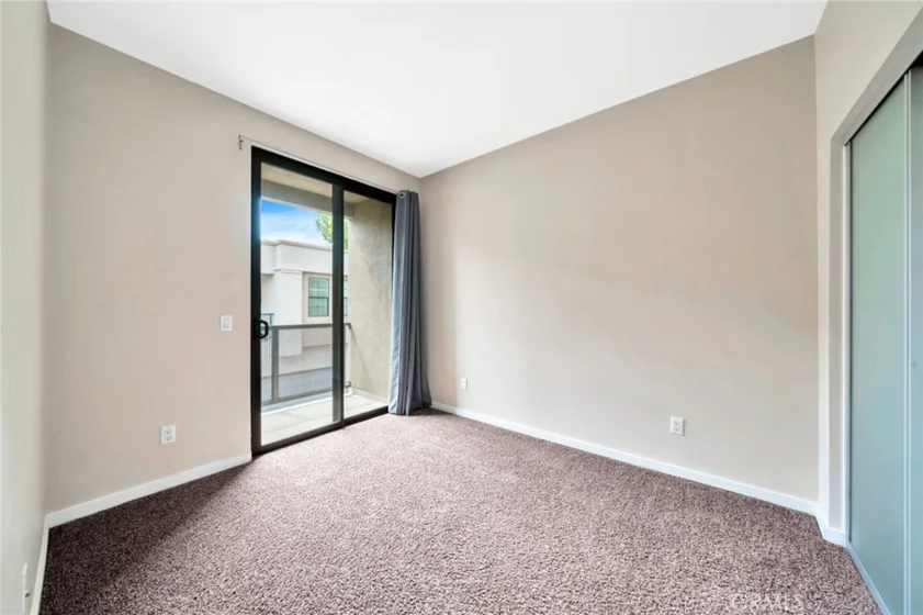 563 W Maple Avenue photo 21