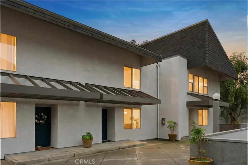 6848 Citriadora Court photo 1