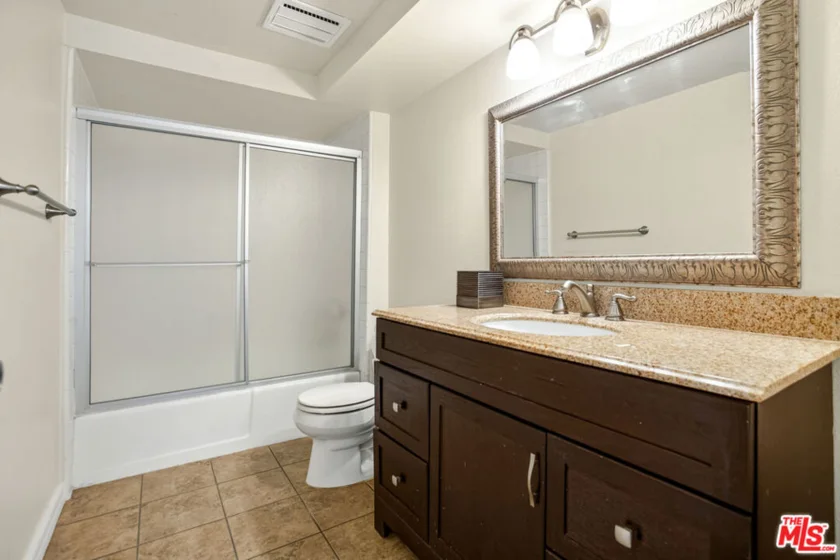 1110 S Shenandoah Street #8 photo 7