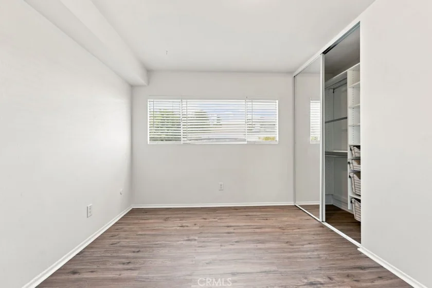18350 Hatteras #211 photo 17