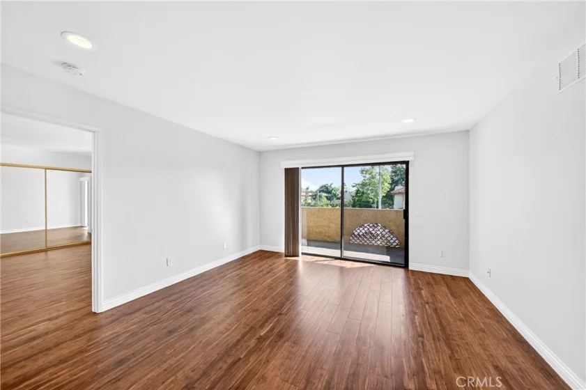 25261 Tanoak photo 9