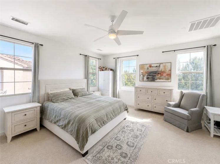 46 Finch photo 4