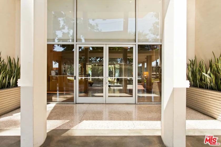 4455 Los Feliz Boulevard #1105 photo 12