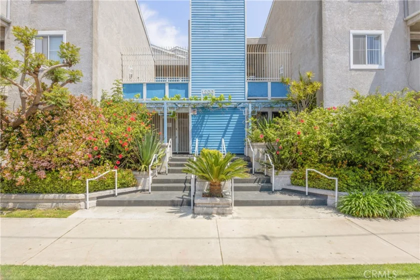 1200 Gaviota Avenue #307 photo 1