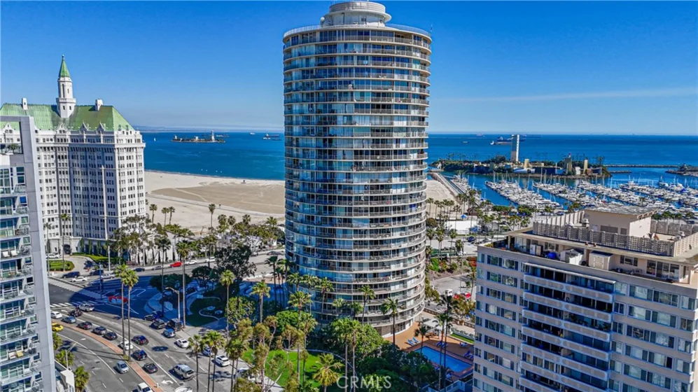 700 E Ocean #2703 photo 13