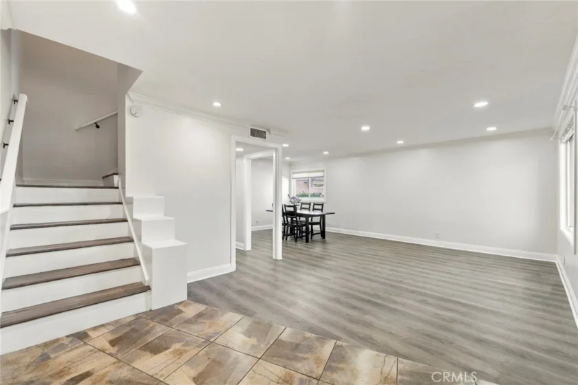 4435 Larwin photo 2