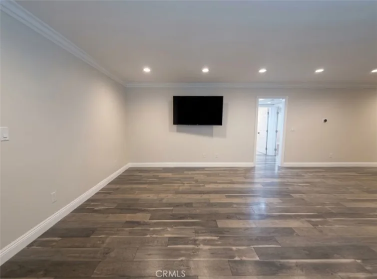 5354 Lindley #204 photo 23