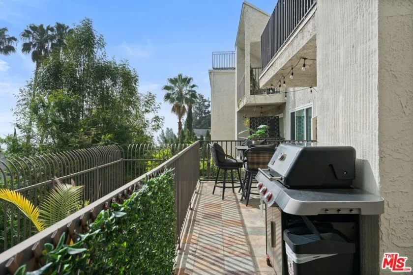 1230 Horn Avenue #305 photo 5