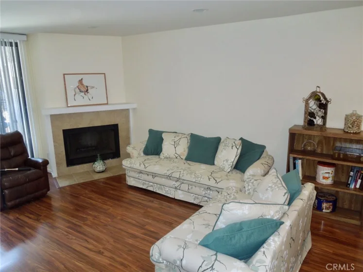 21931 Burbank #23 photo 13