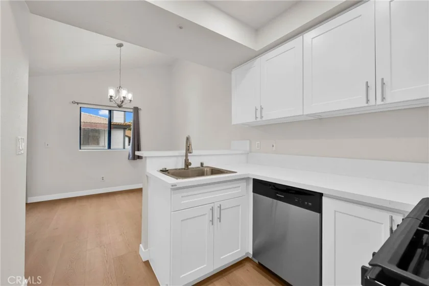 1255 N Los Robles Avenue #18 photo 12