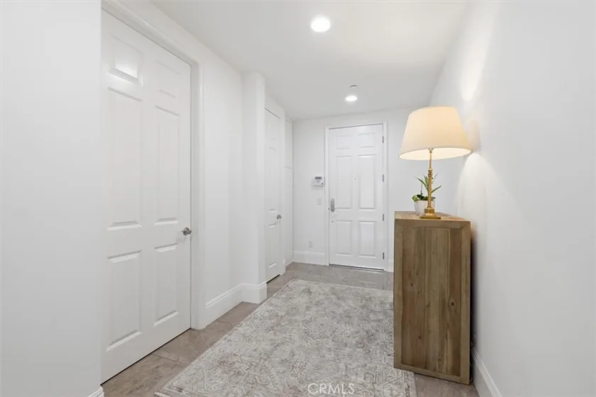 143 N Arnaz Drive #105 photo 25