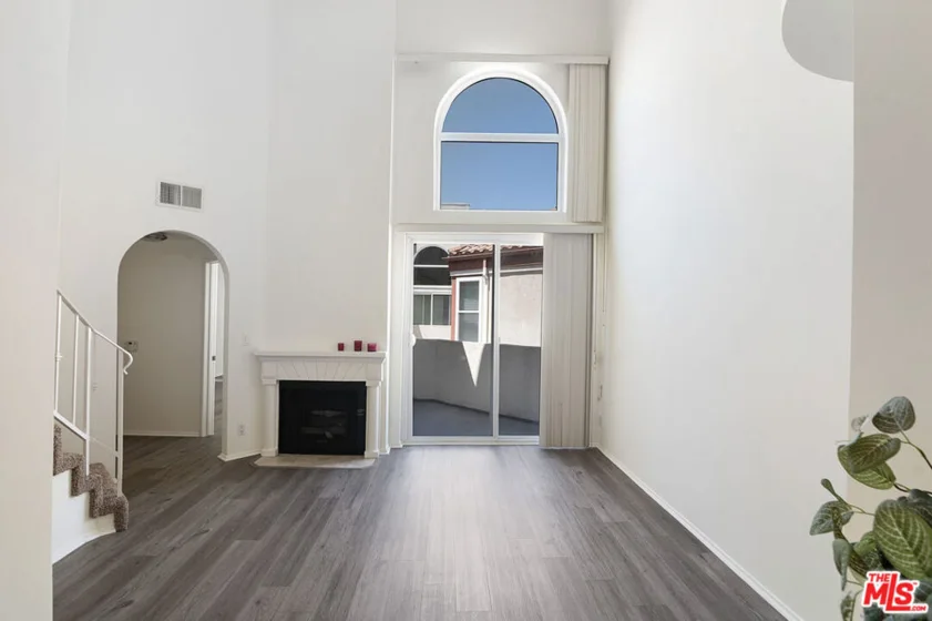 620 S Gramercy Place #439 photo 1